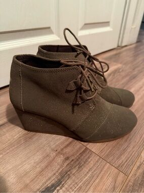 Toms tan with gold fleck Lace-Up Wedge Ankle Boots